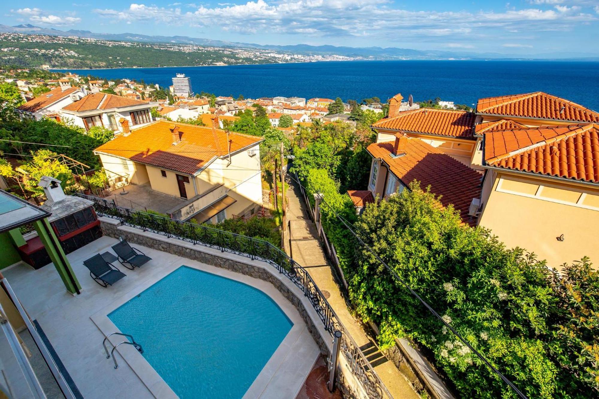 Lux Apartmani Opatija Exterior photo